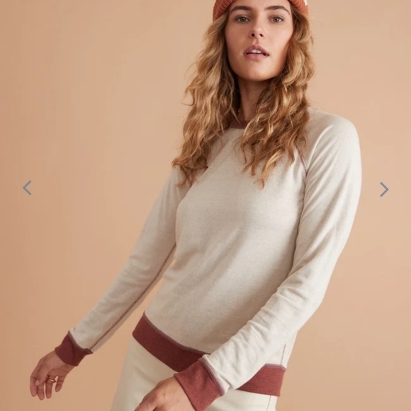 MARINE layer Reversible Raglan Top in Rust/Natural - Picture 4 of 5